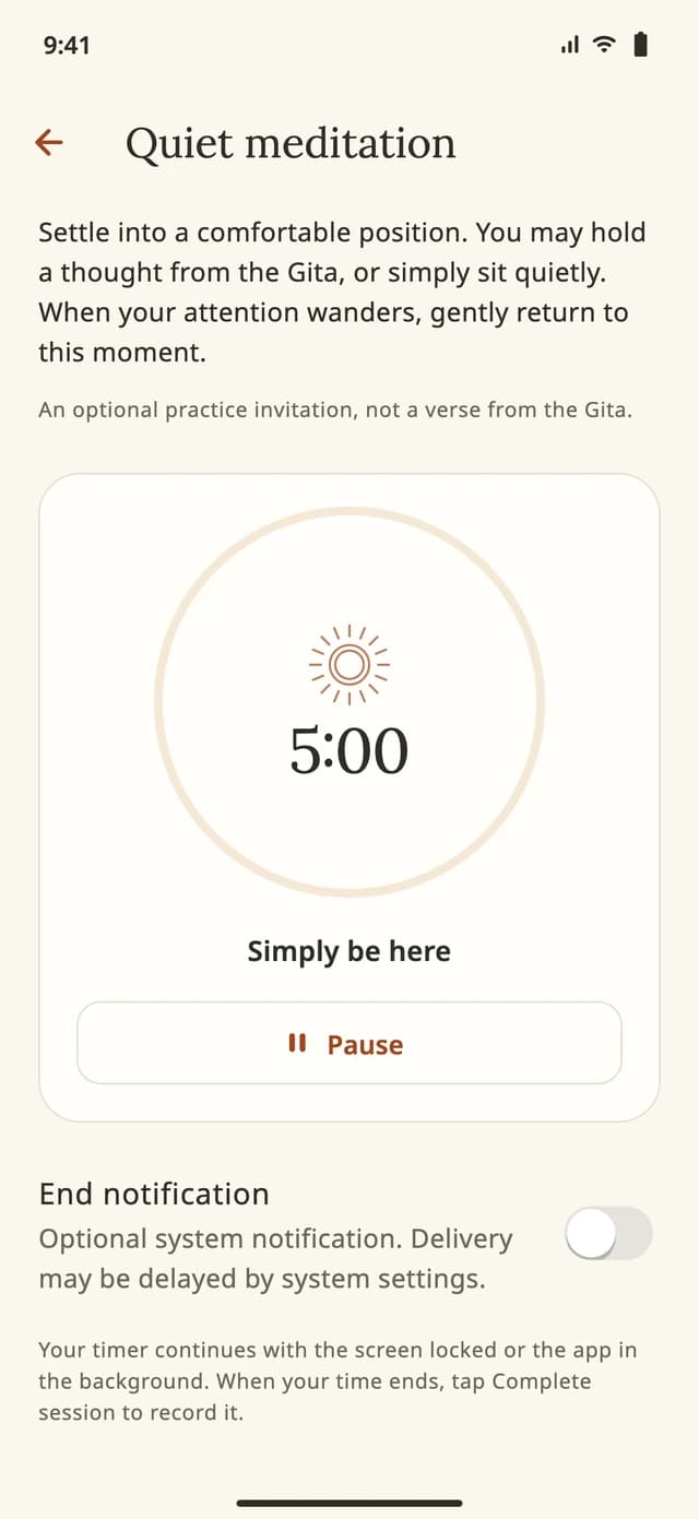 Gita Within quiet meditation screen with a five-minute timer, pause control and optional end notification.